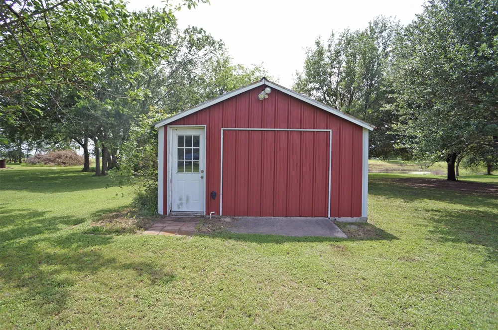 1610 County Road 463 Elgin, TX 78621