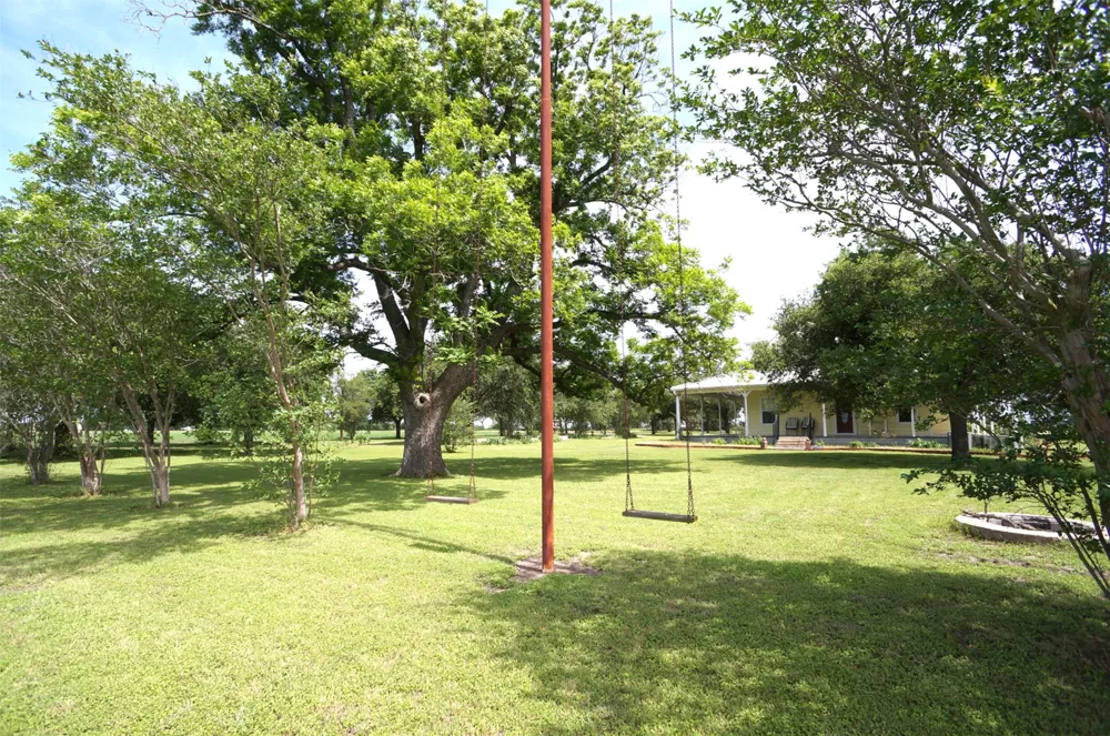 1610 County Road 463 Elgin, TX 78621