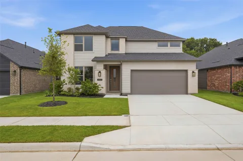 4641 Commack Drive