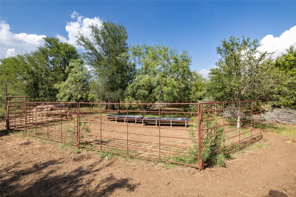 410 Green Acre Drive Dale, TX 78616