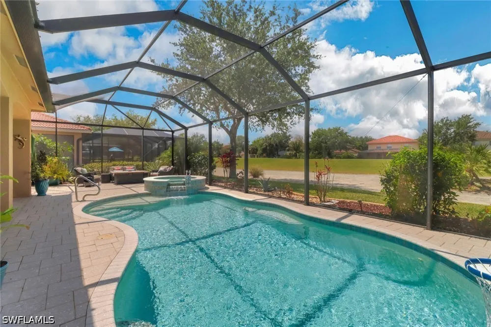 Vardin Place Naples, FL 34120