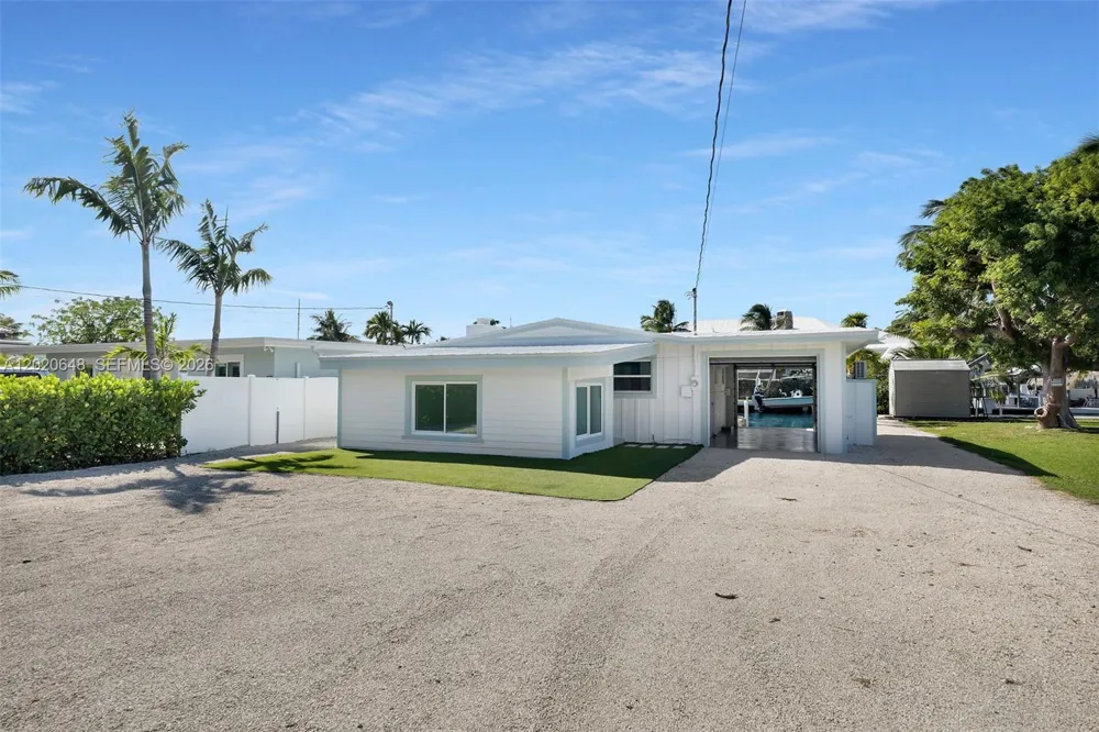 251 Azalea St Plantation Key, FL 33070