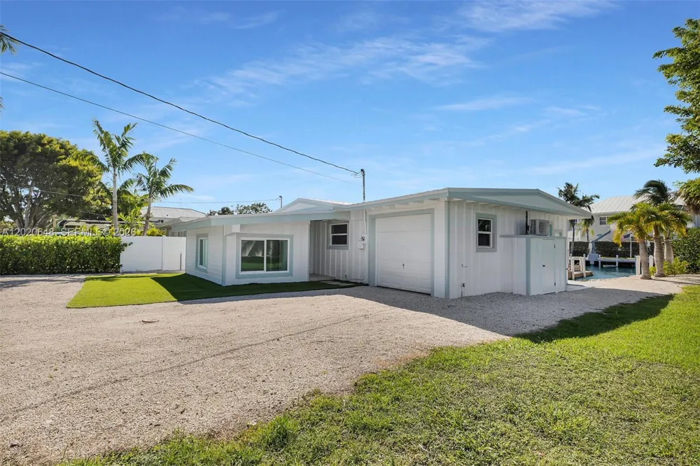 251 Azalea St Plantation Key, FL 33070