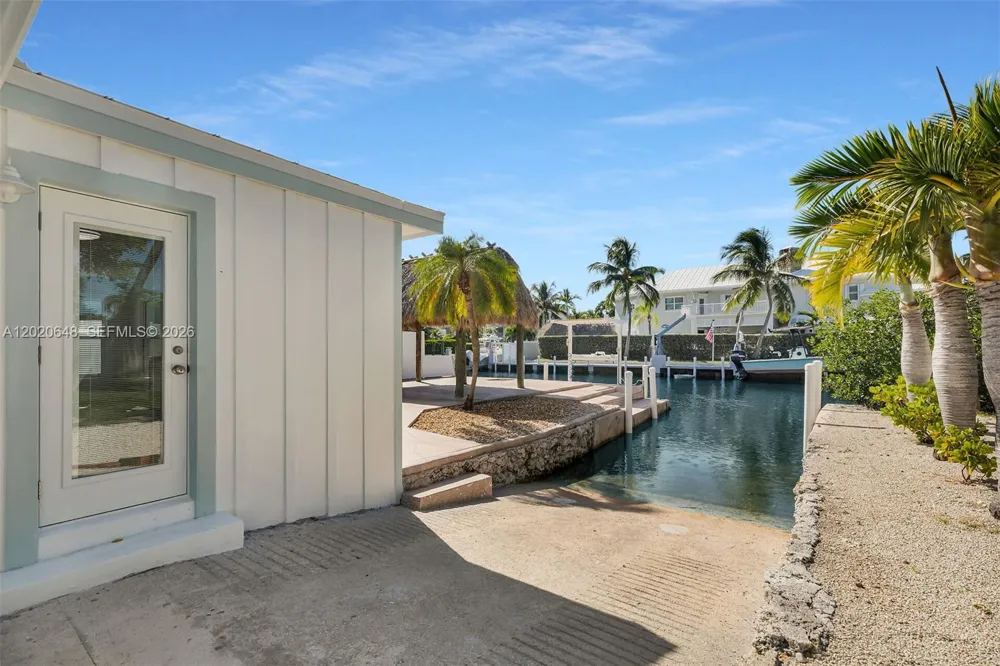 251 Azalea St Plantation Key, FL 33070