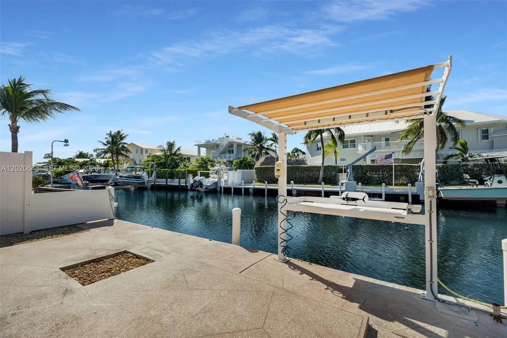 251 Azalea St Plantation Key, FL 33070