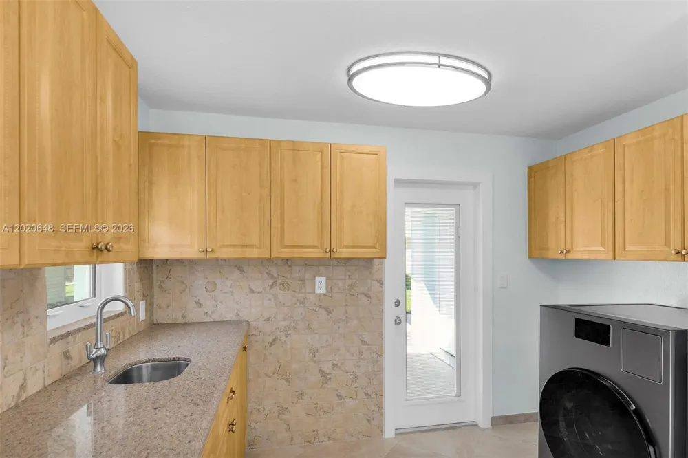 251 Azalea St Plantation Key, FL 33070