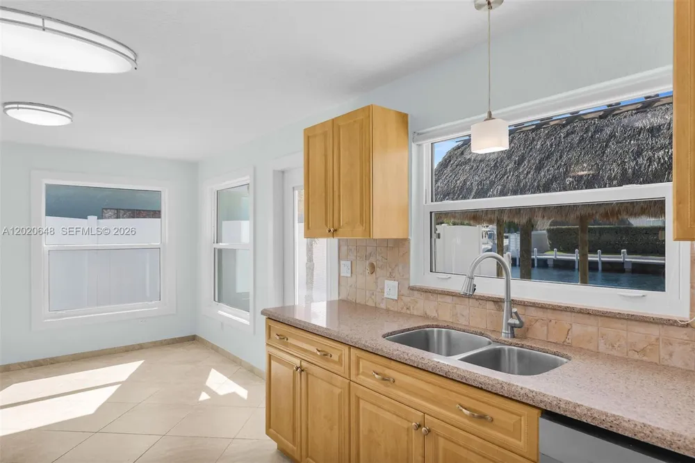 251 Azalea St Plantation Key, FL 33070