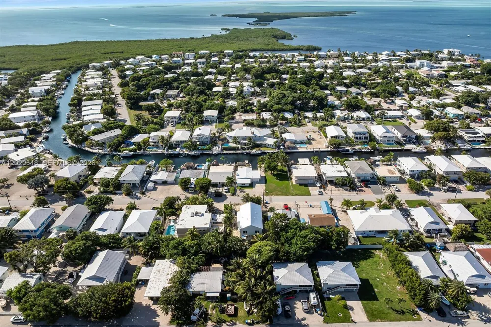 251 Azalea St Plantation Key, FL 33070