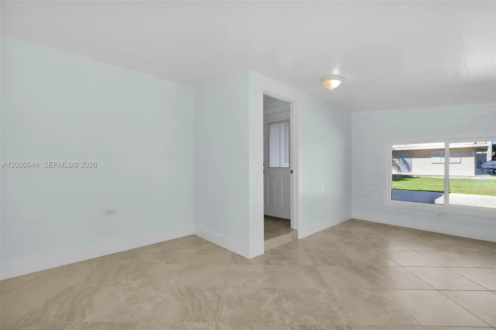 251 Azalea St Plantation Key, FL 33070