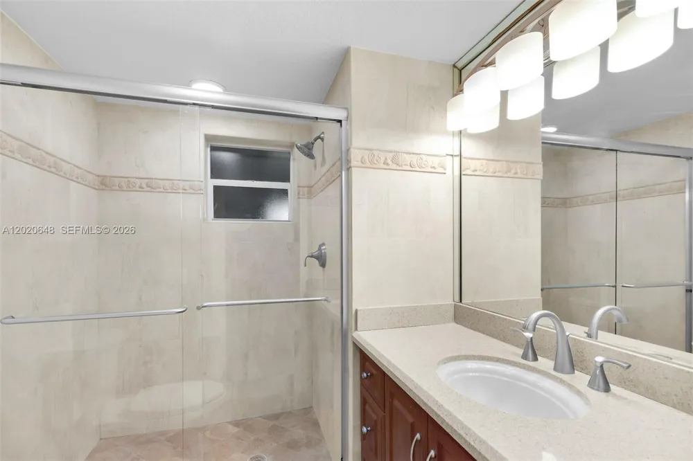 251 Azalea St Plantation Key, FL 33070