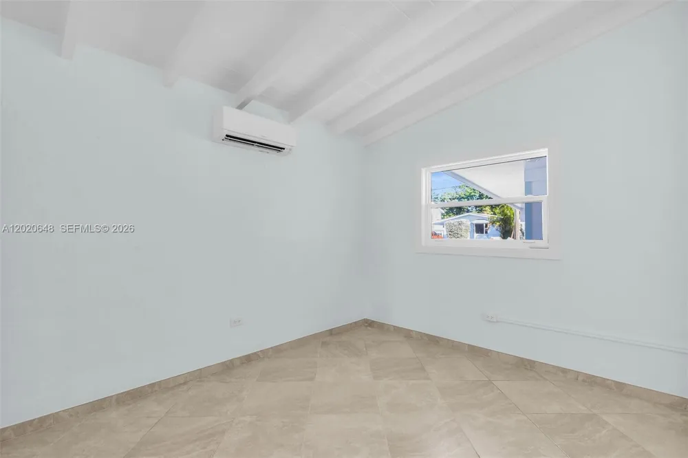 251 Azalea St Plantation Key, FL 33070