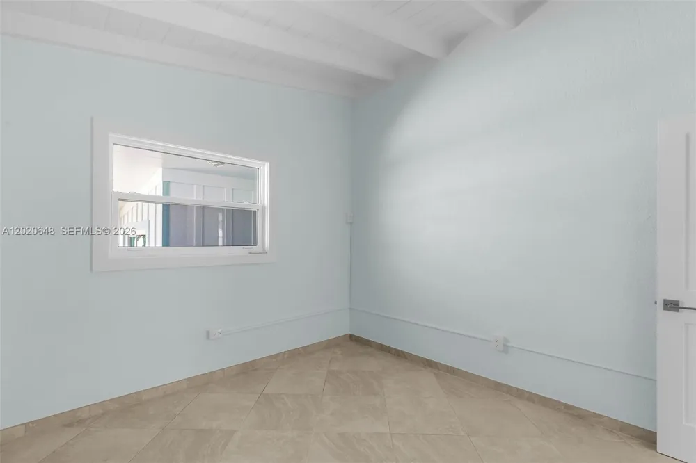 251 Azalea St Plantation Key, FL 33070
