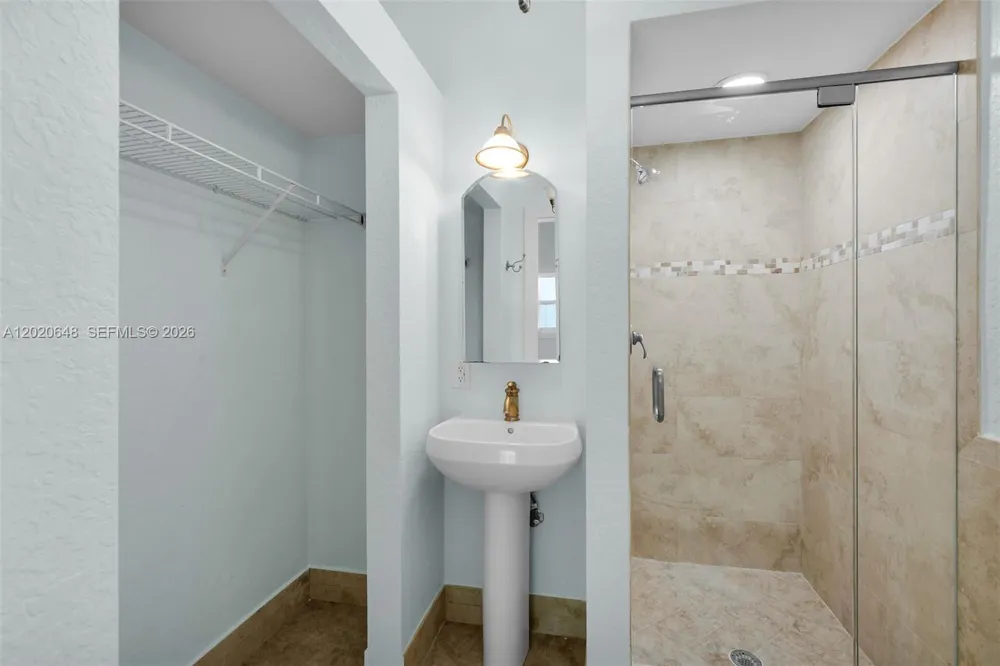 251 Azalea St Plantation Key, FL 33070