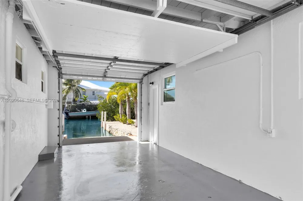 251 Azalea St Plantation Key, FL 33070
