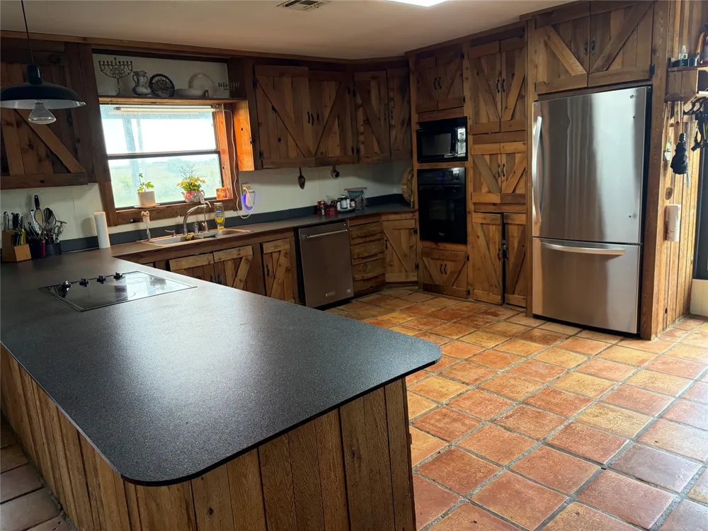2515 US Highway 77 Highway Lott, TX 76656