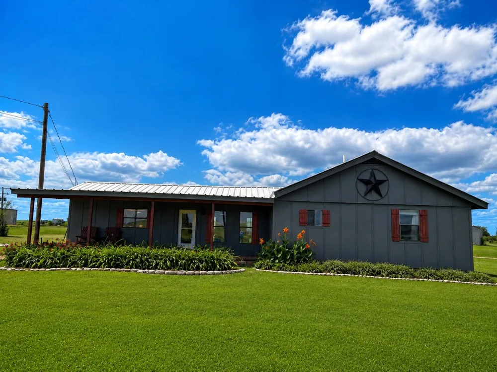 2515 US Highway 77 Highway Lott, TX 76656