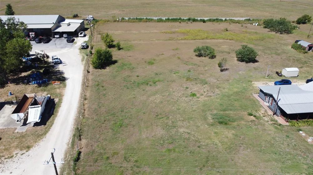 2515 US Highway 77 Highway Lott, TX 76656