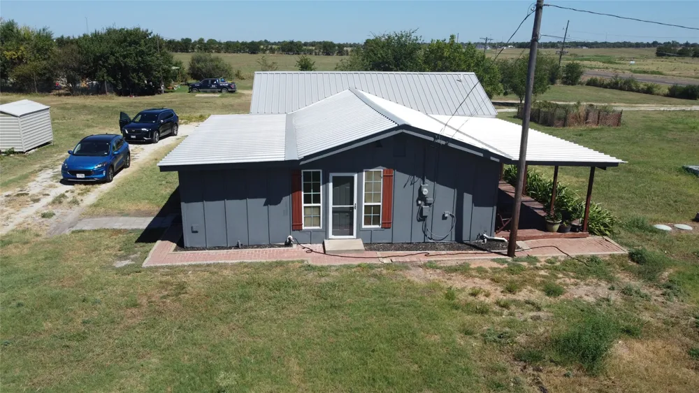 2515 US Highway 77 Highway Lott, TX 76656