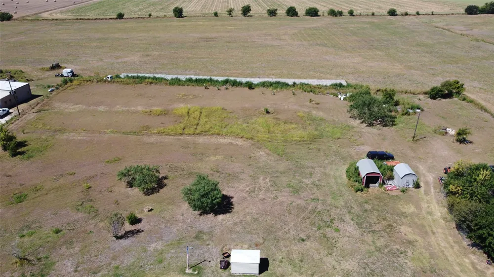 2515 US Highway 77 Highway Lott, TX 76656