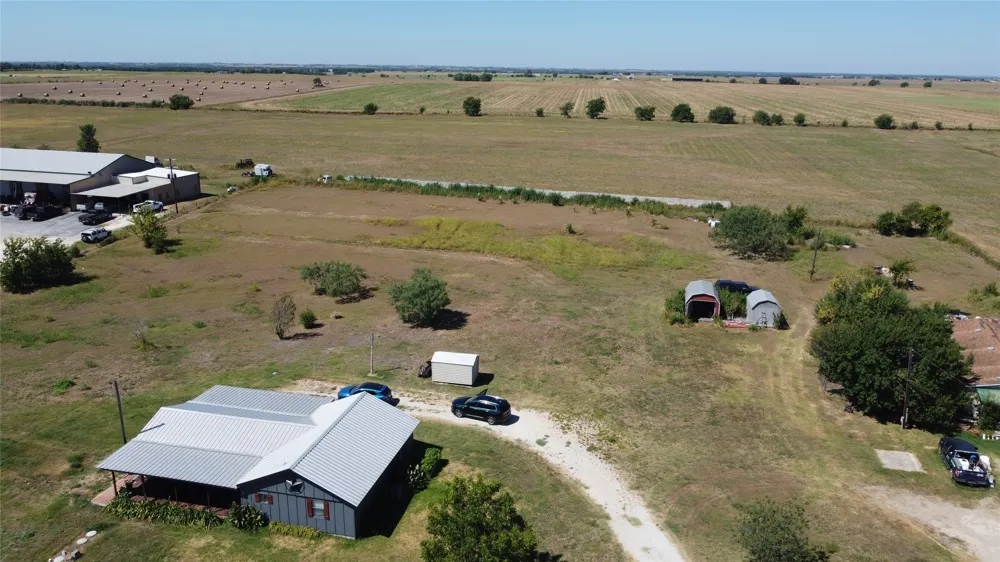 2515 US Highway 77 Highway Lott, TX 76656