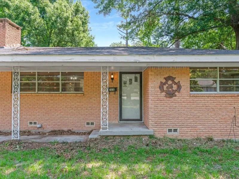 1016 Saline Grand Saline, TX 75140
