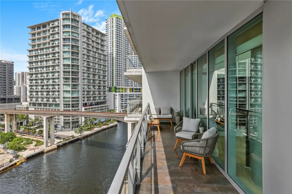 92 SW 3rd St #1201 Miami, FL 33130
