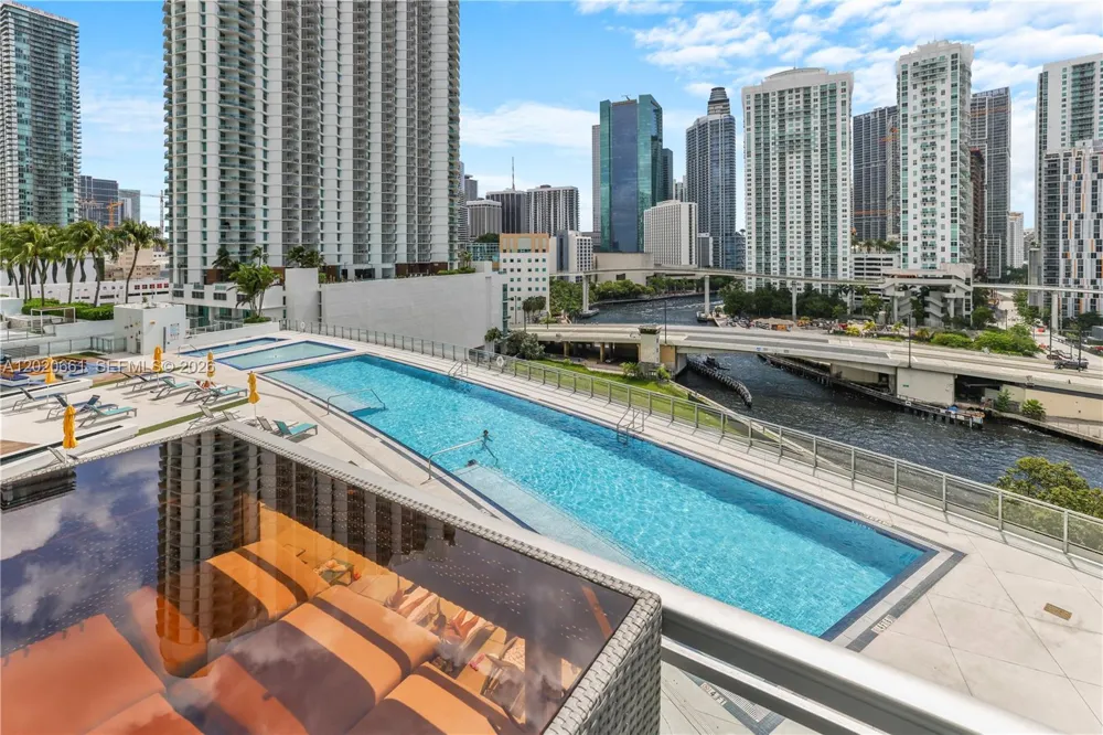 92 SW 3rd St #1201 Miami, FL 33130
