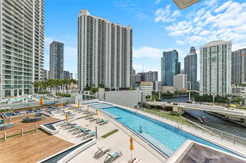 92 SW 3rd St #1201 Miami, FL 33130