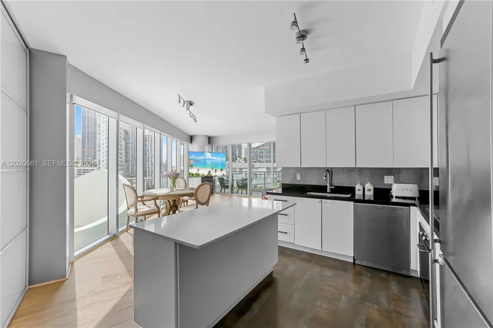 92 SW 3rd St #1201 Miami, FL 33130