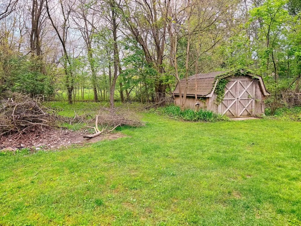 5175 Pleasant Valley Road Manitou Beach, MI 49253