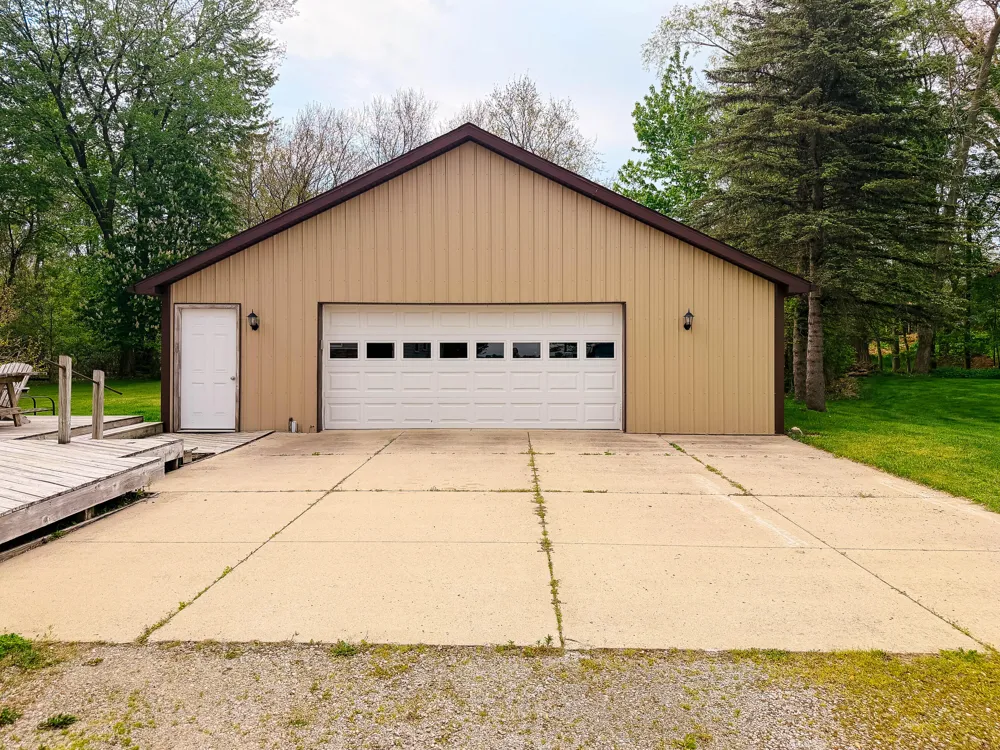 5175 Pleasant Valley Road Manitou Beach, MI 49253