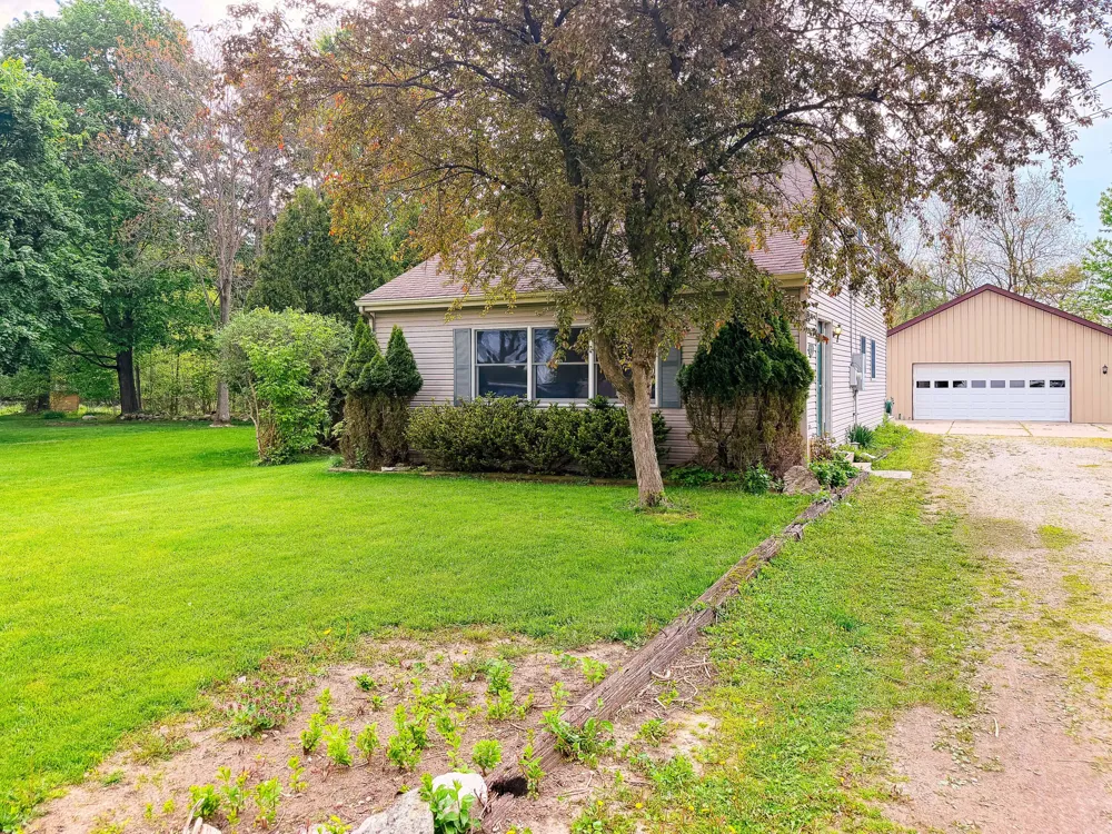 5175 Pleasant Valley Road Manitou Beach, MI 49253