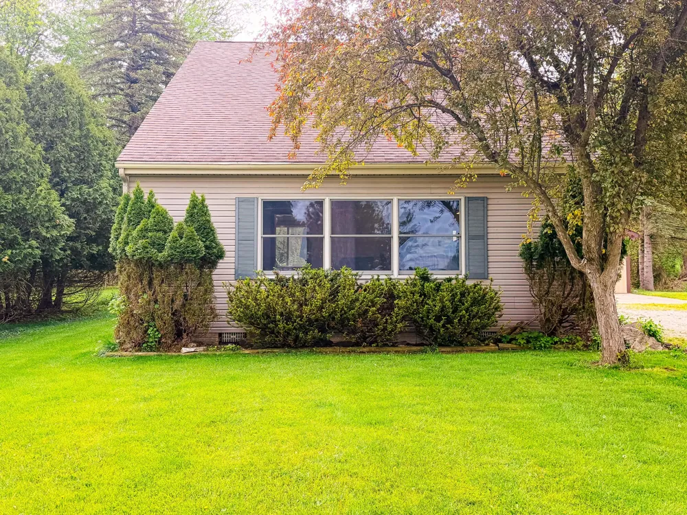 5175 Pleasant Valley Road Manitou Beach, MI 49253