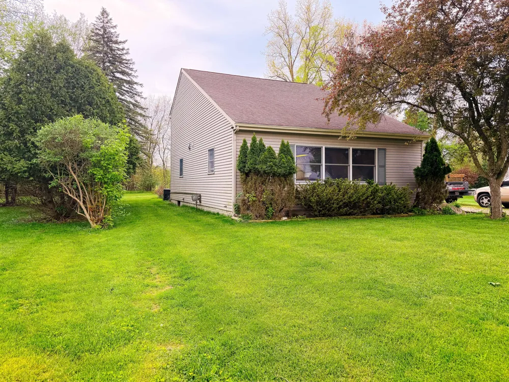 5175 Pleasant Valley Road Manitou Beach, MI 49253