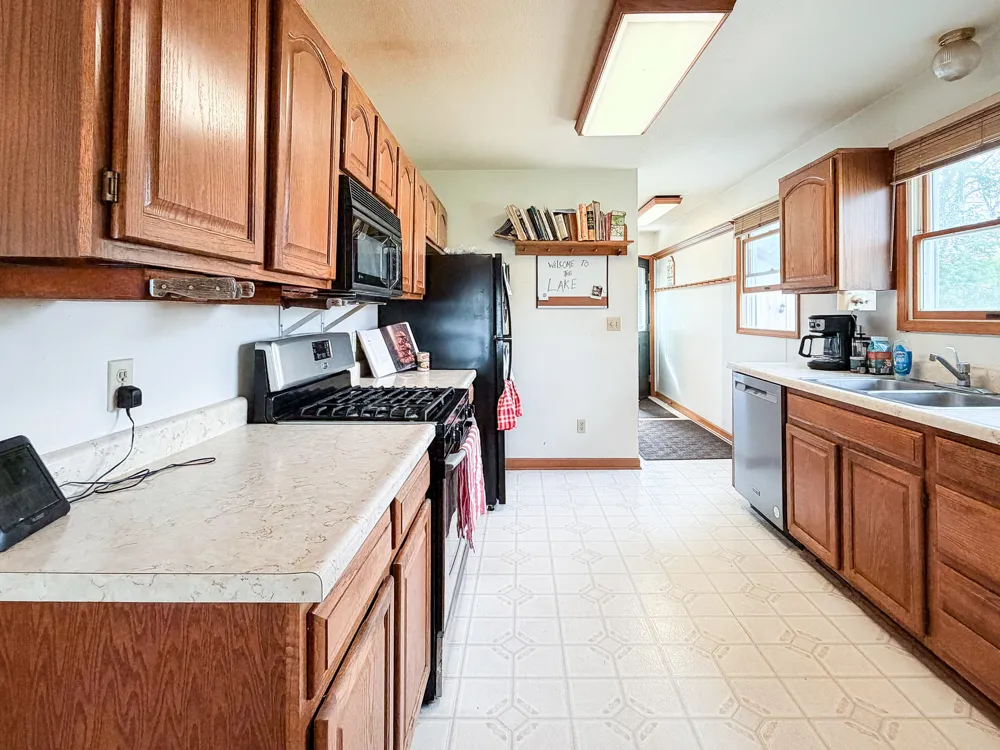 5175 Pleasant Valley Road Manitou Beach, MI 49253