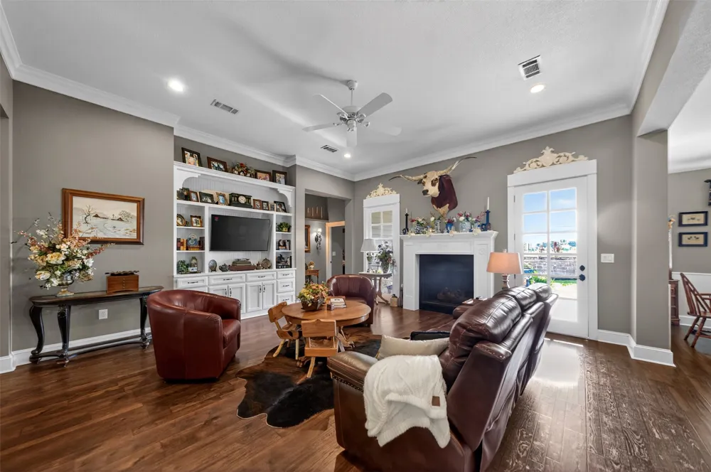 954 RS County Road 4261 Emory, TX 75440