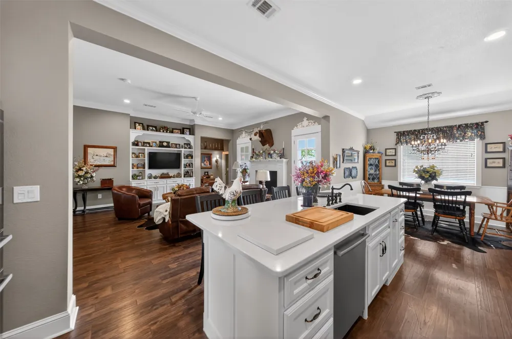 954 RS County Road 4261 Emory, TX 75440