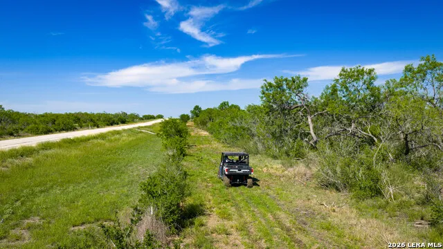 422 F.M. 791 Campbellton, TX 78008