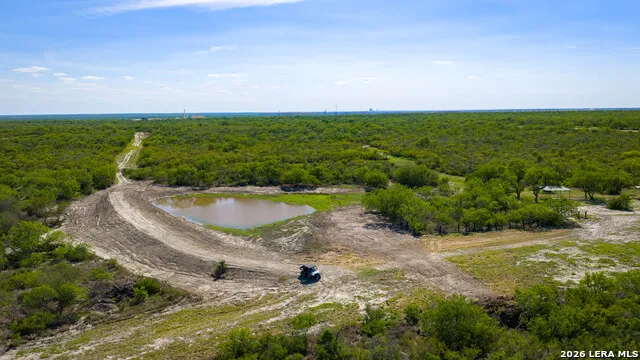 422 F.M. 791 Campbellton, TX 78008