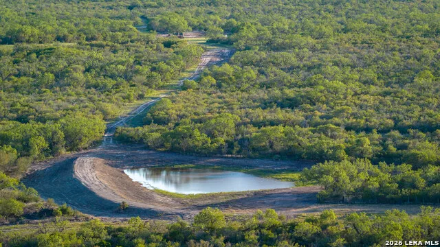 422 F.M. 791 Campbellton, TX 78008