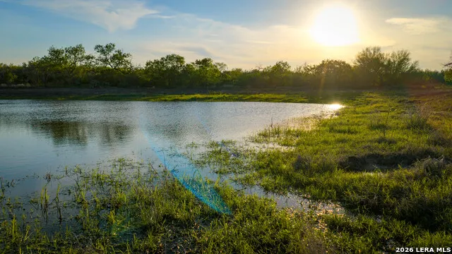 422 F.M. 791 Campbellton, TX 78008