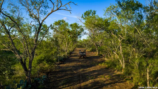 422 F.M. 791 Campbellton, TX 78008