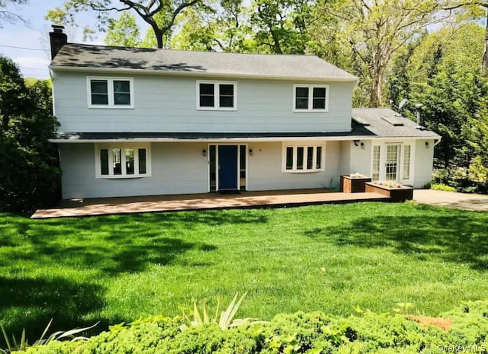 41 Columbine Avenue Hampton Bays, NY 11946