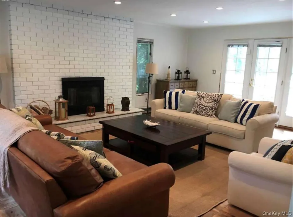 41 Columbine Avenue Hampton Bays, NY 11946