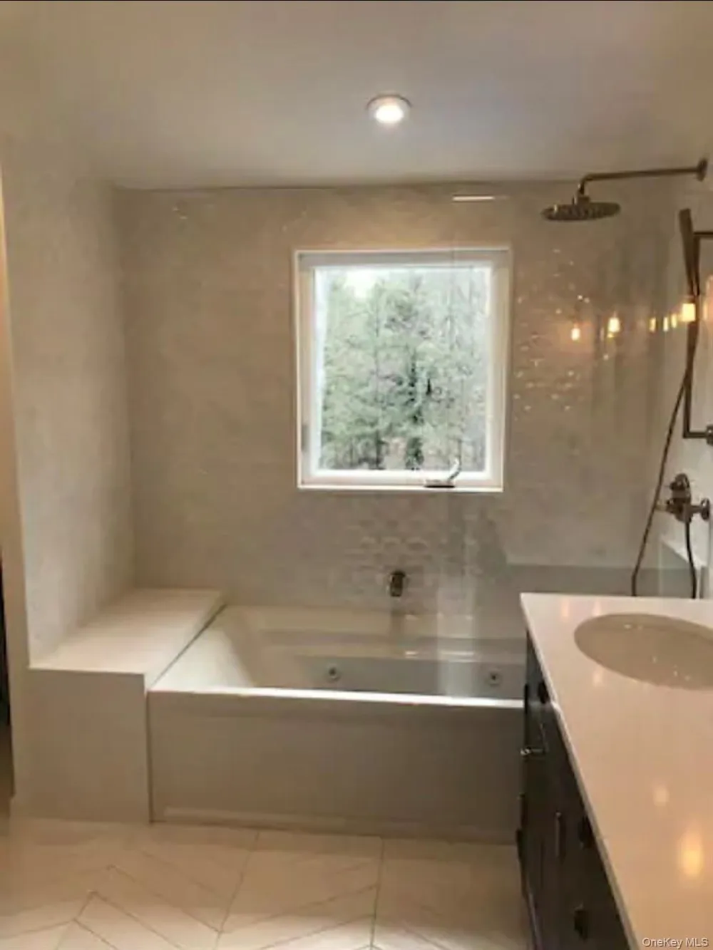 41 Columbine Avenue Hampton Bays, NY 11946