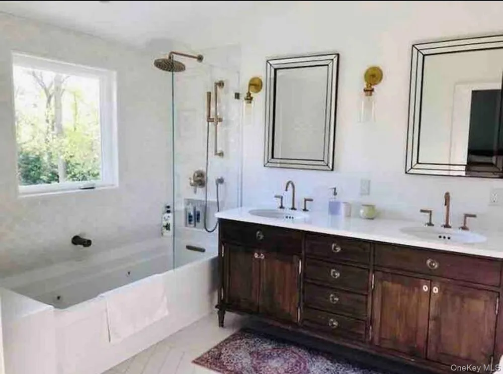 41 Columbine Avenue Hampton Bays, NY 11946