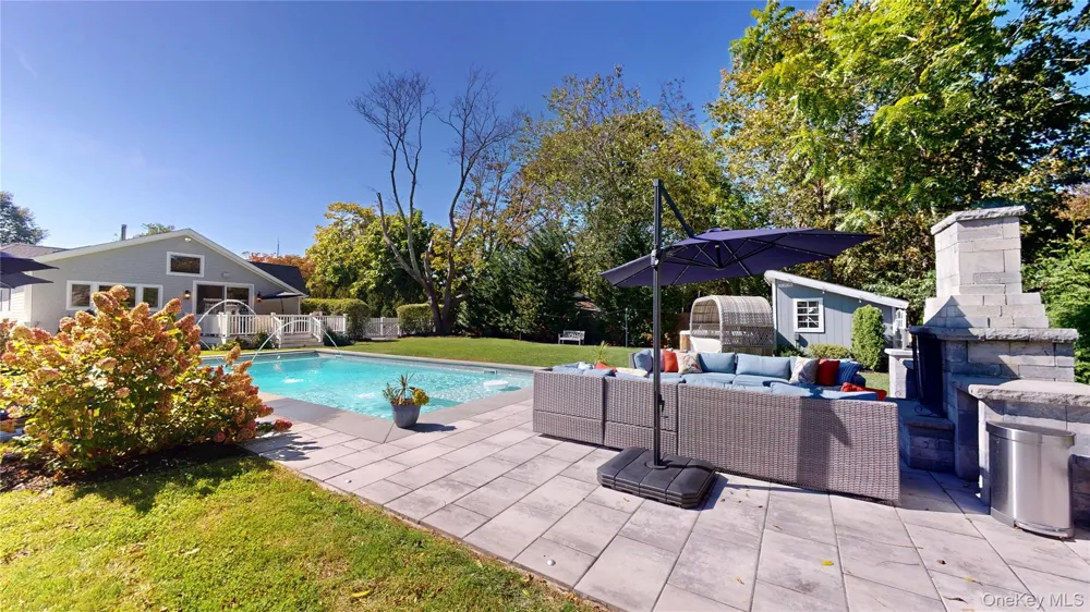 5 Halsey Avenue East Quogue, NY 11942
