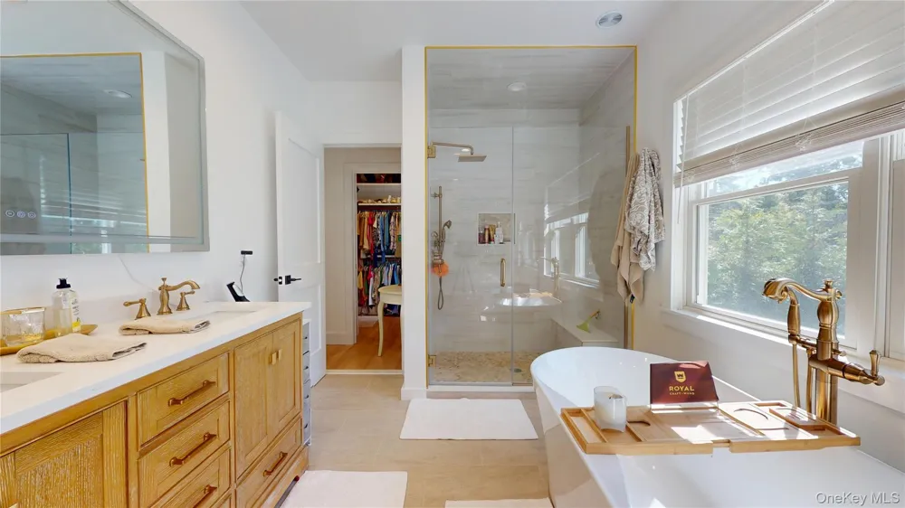 5 Halsey Avenue East Quogue, NY 11942