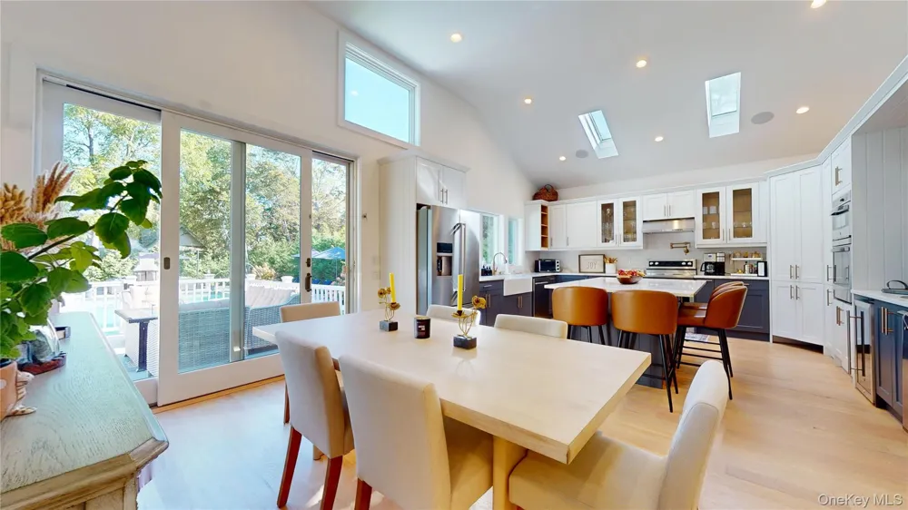 5 Halsey Avenue East Quogue, NY 11942
