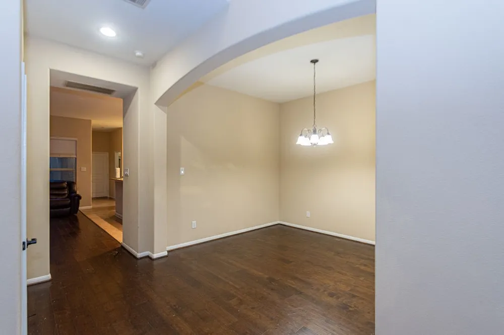9158 Sunlight Oak Lane Houston, TX 77070